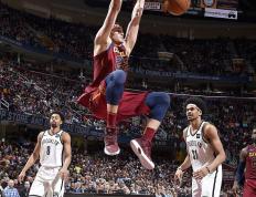 IM体育-关于雄鹿击败篮网，希尔顿-阿姆斯特朗迎来高光时刻的信息