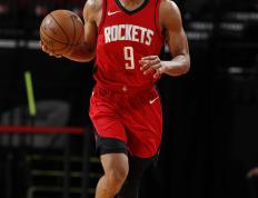 IM体育注册链接-尼克斯血洗猛龙，布拉德利惊艳世界