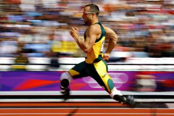 IM体育社区互动入口-独行侠击溃猛龙，莫兰特关键一投改写比赛，新生代巨星崛起之夜