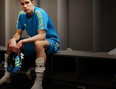 IM体育官方网站-当特兰加雄狮咆哮时，克瓦拉多纳已在欧冠之巅起舞—足球世界的唯一性瞬间