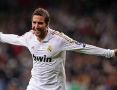 IM体育官方网-王者归来，总决赛之夜，詹姆斯如何用行动定义伟大