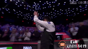 IM体育赛事直播入口-登上颁奖台，台下观众热情鼓掌