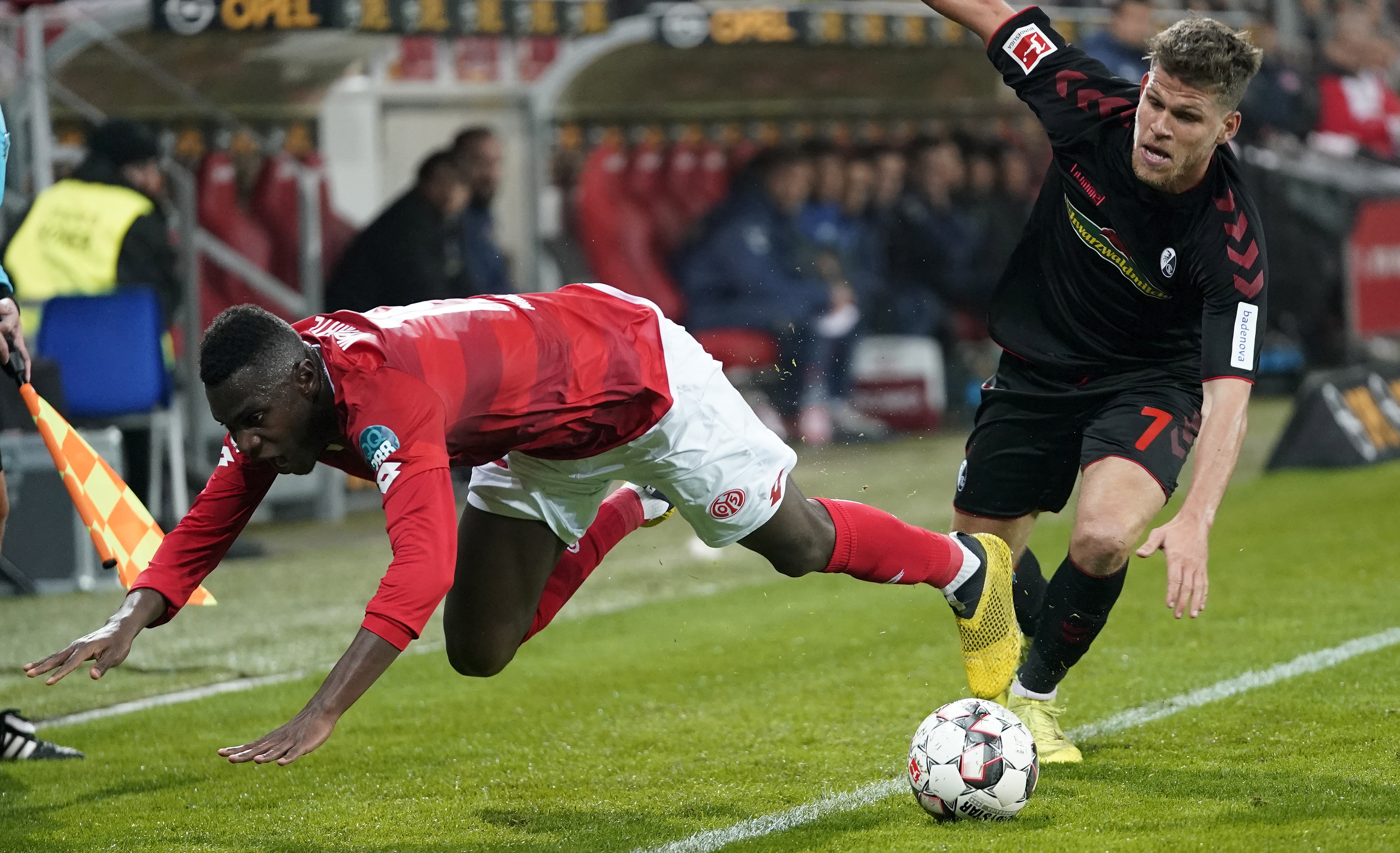 IM体育下载-美因茨主场负于弗赖堡，遭遇两连败的简单介绍