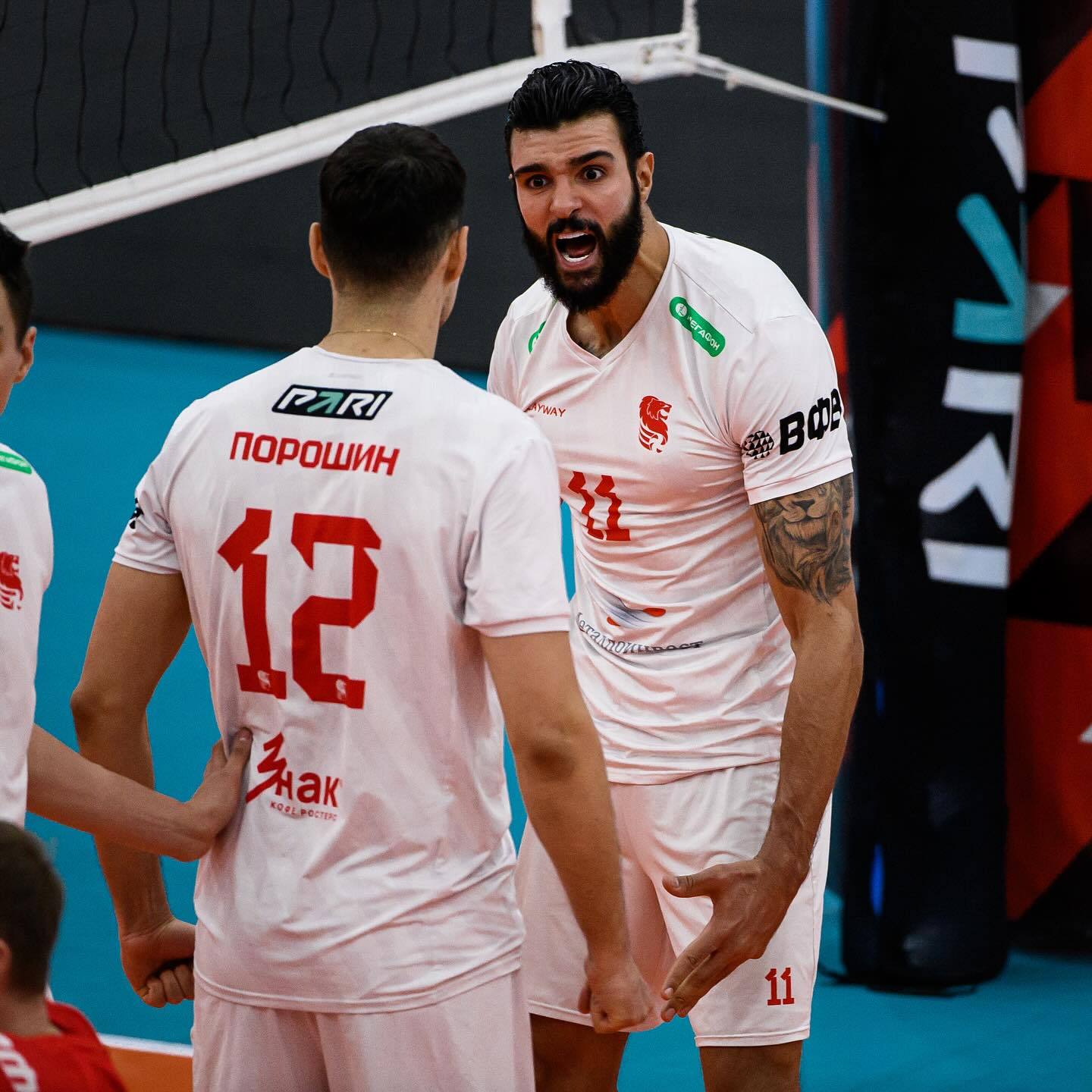 IM体育社区互动入口-俄罗斯队员突围成功晋级半决赛