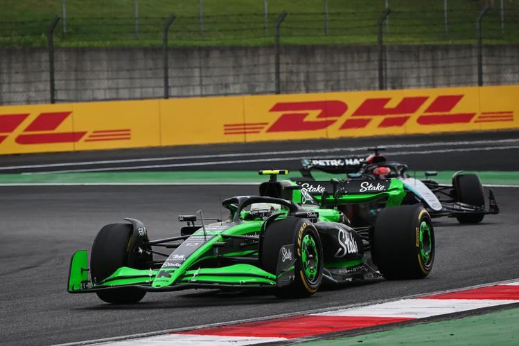 IM体育官方网站-索伯车队碾压雷诺车队，拉塞尔高光表现的简单介绍