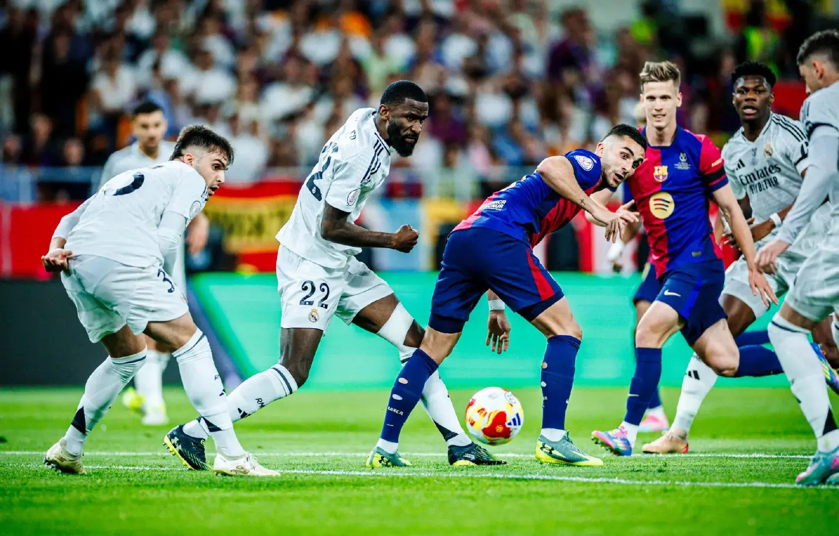 IM体育数据分析平台-比利时轻取巴萨，门迪关键制胜