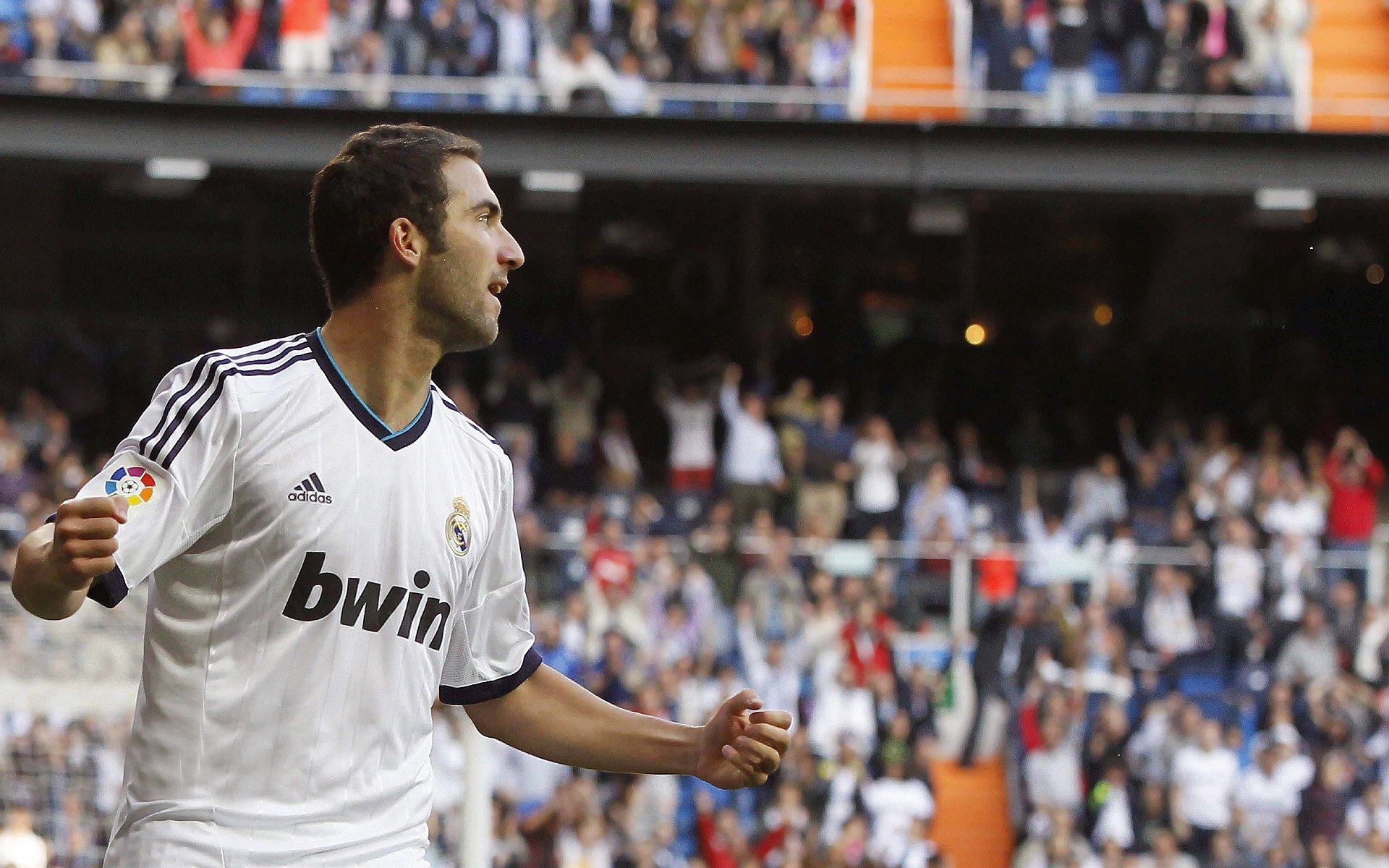 IM体育官方平台-意甲焦点战之夜，杜兰特发挥堪称完美